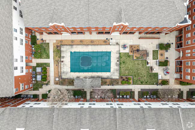 Lincoln Square Apartments aerial view