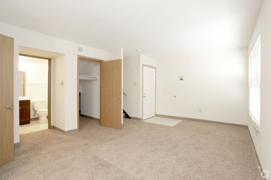 Townhouse — photo 9