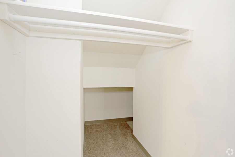 Townhouse — photo 13